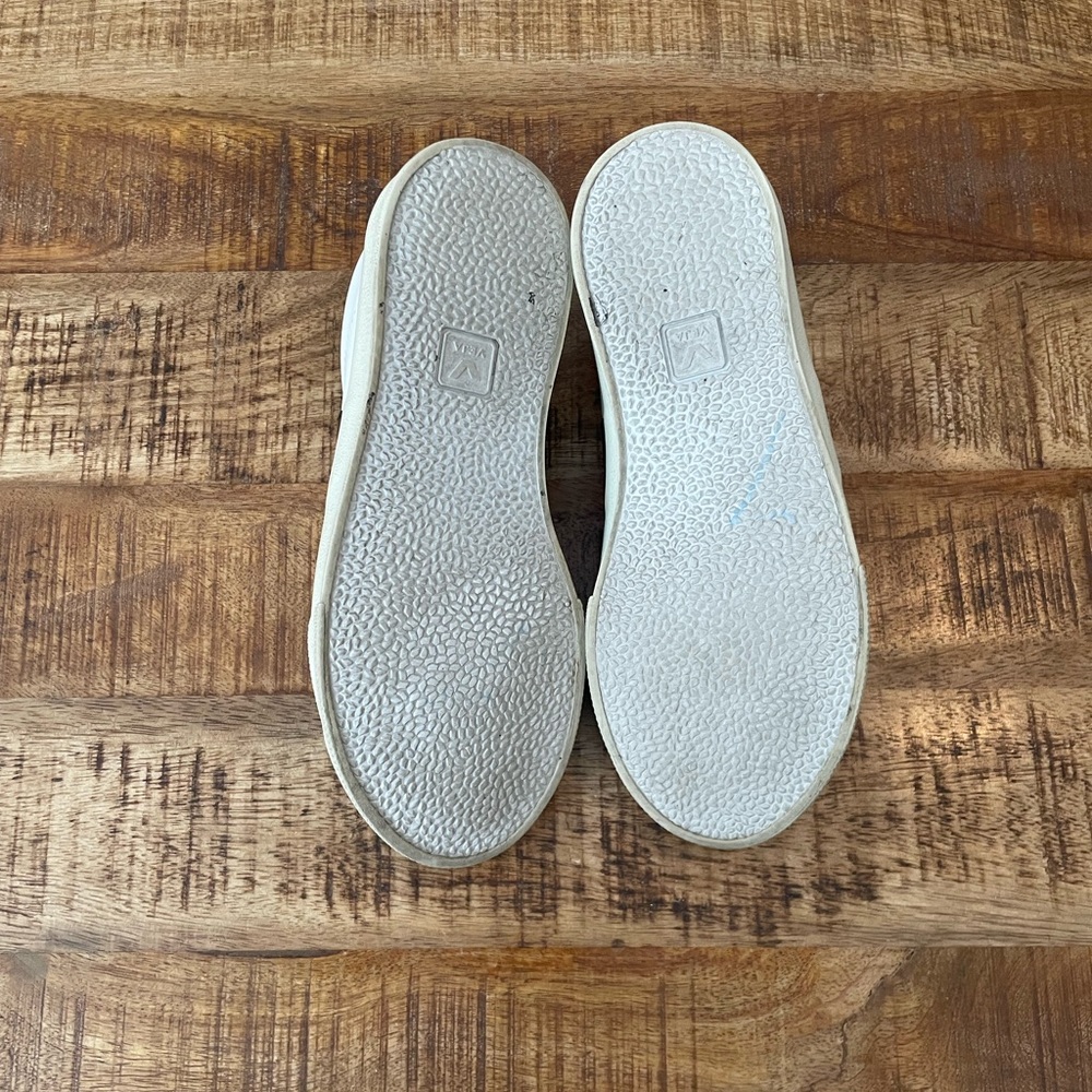 Veja Esplar Low Sneakers - Picture 7 of 8